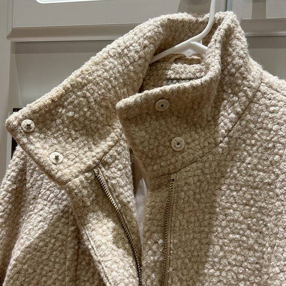 H&M knee length coat with silver zippers. - Picture 5 of 6